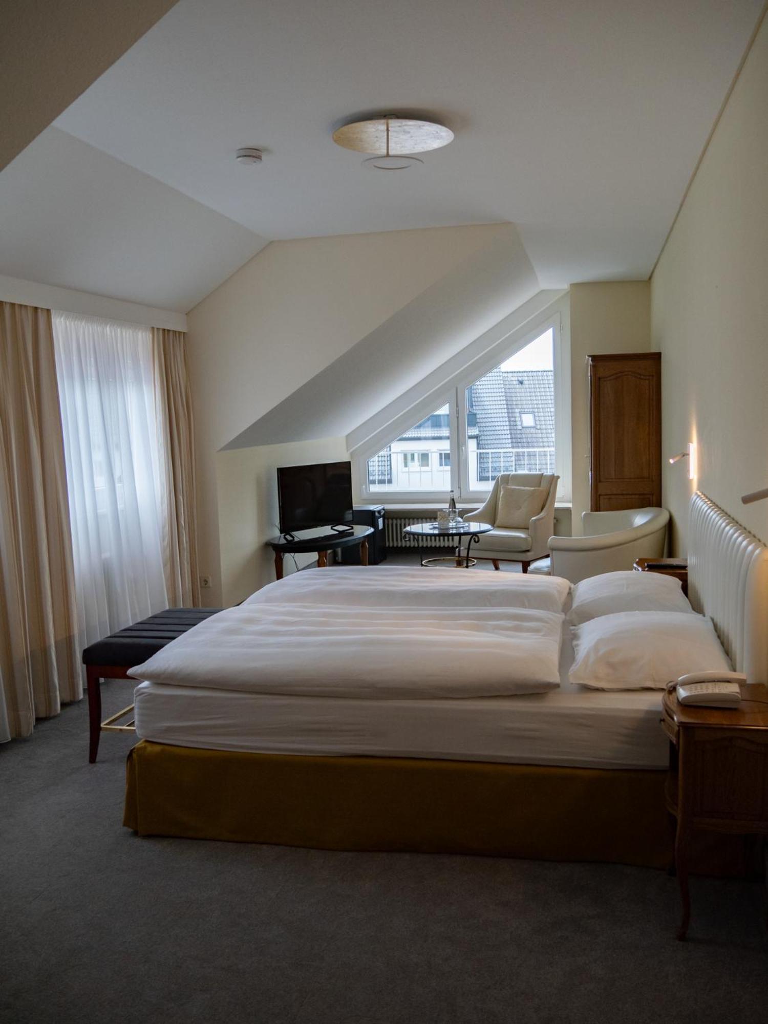 Hotel Sonne Eintracht Kg อเคิร์น ภายนอก รูปภาพ