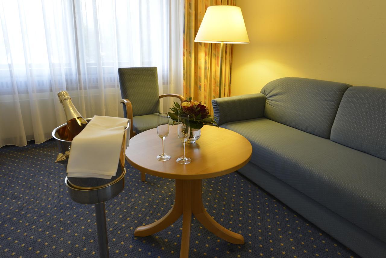 Hotel Sonne Eintracht Kg อเคิร์น ภายนอก รูปภาพ