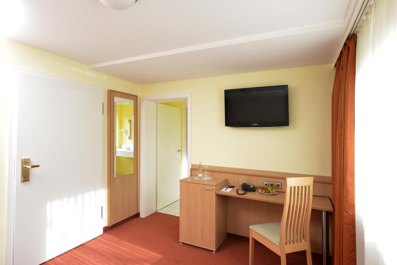 Hotel Sonne Eintracht Kg อเคิร์น ภายนอก รูปภาพ