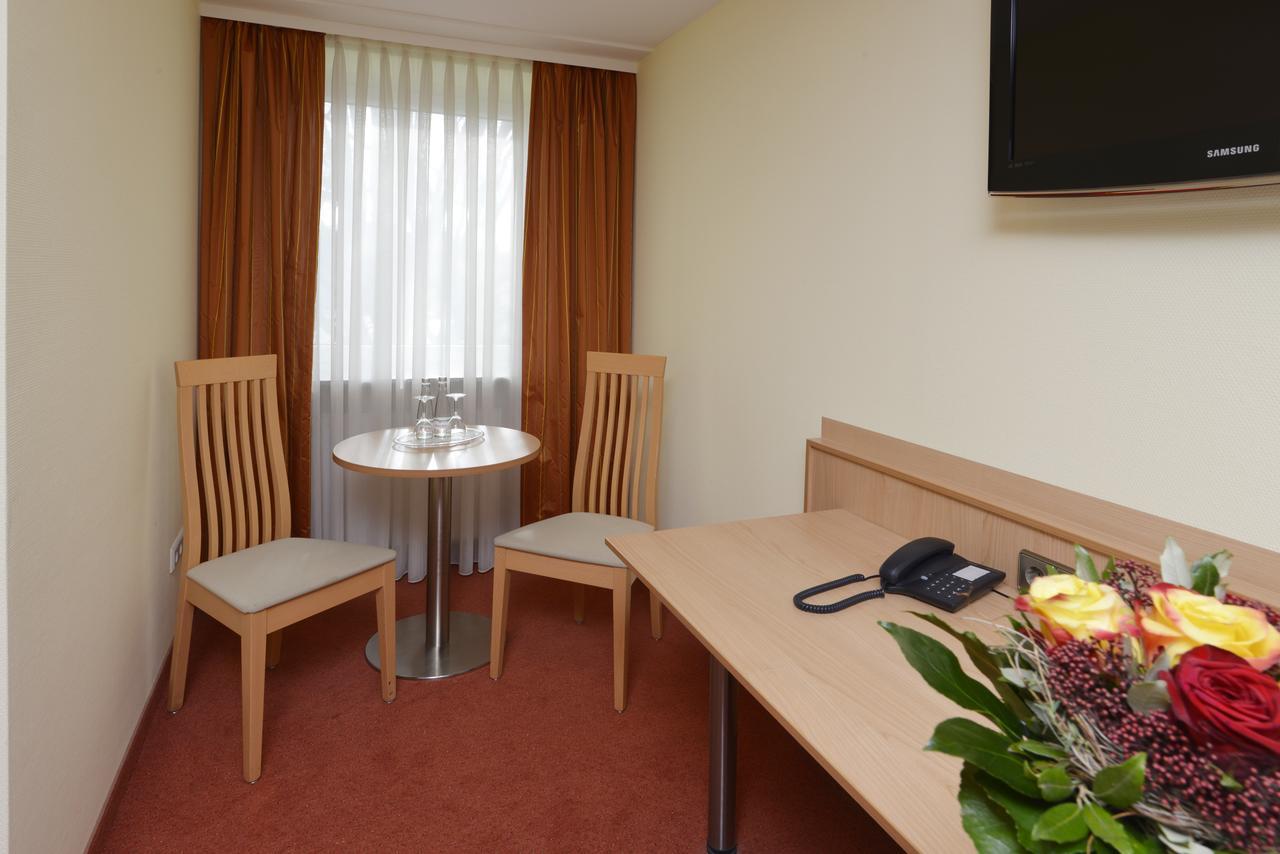 Hotel Sonne Eintracht Kg อเคิร์น ภายนอก รูปภาพ